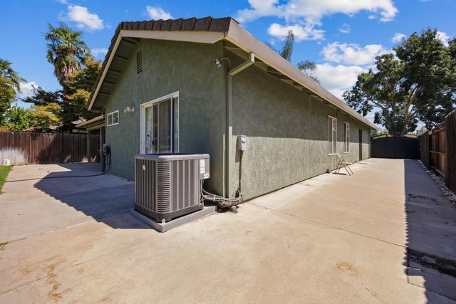 269 E Century Blvd, Lodi, CA 95240