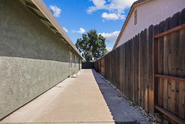 269 E Century Blvd, Lodi, CA 95240