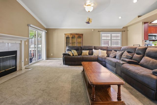 269 E Century Blvd, Lodi, CA 95240