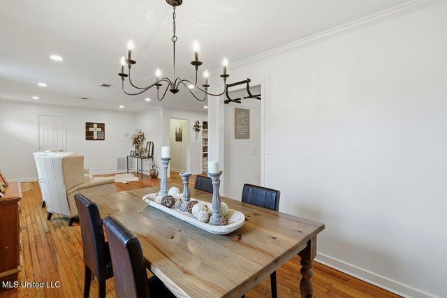 902 E College Street, Clinton, MS 39056