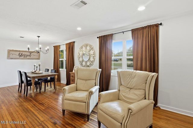 902 E College Street, Clinton, MS 39056