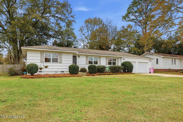 902 E College Street, Clinton, MS 39056