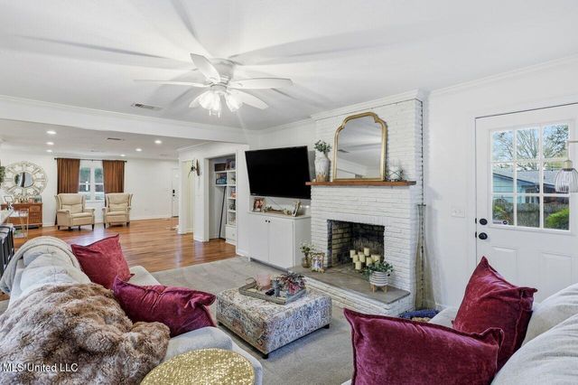 902 E College Street, Clinton, MS 39056