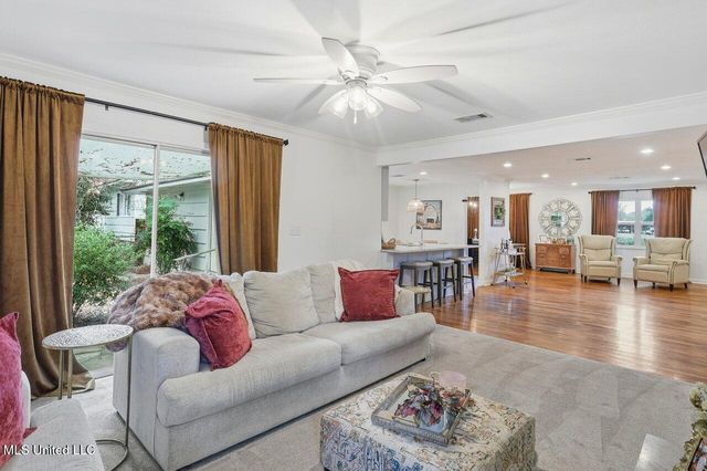 902 E College Street, Clinton, MS 39056