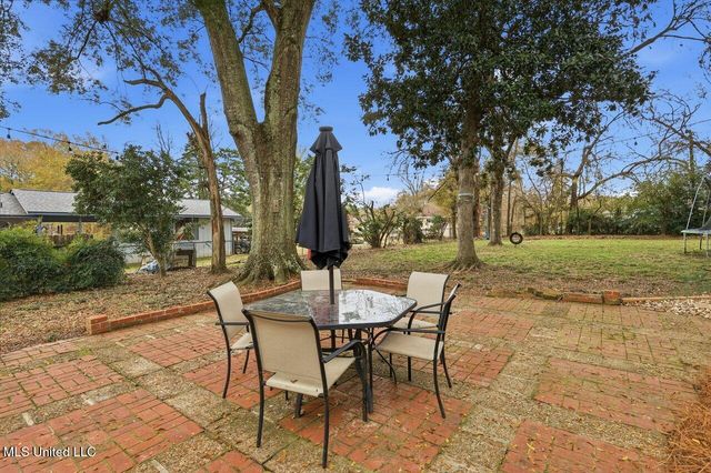 902 E College Street, Clinton, MS 39056