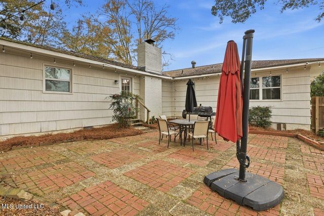 902 E College Street, Clinton, MS 39056