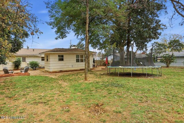 902 E College Street, Clinton, MS 39056