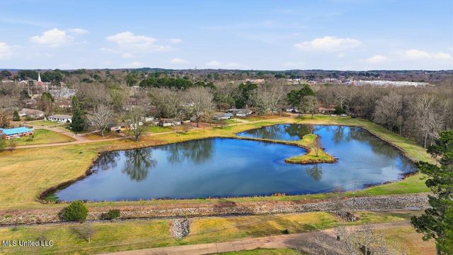 902 E College Street, Clinton, MS 39056