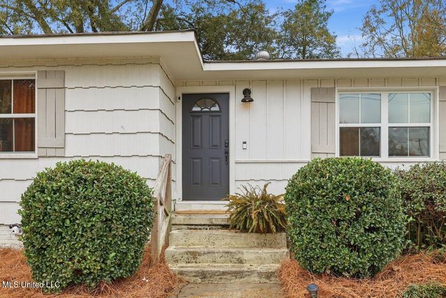 902 E College Street, Clinton, MS 39056