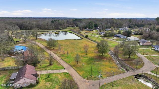 902 E College Street, Clinton, MS 39056