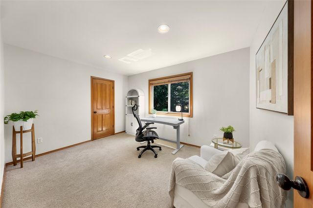 22209 NE 11th Place, Sammamish, WA 98074