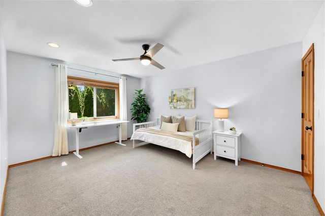 22209 NE 11th Place, Sammamish, WA 98074