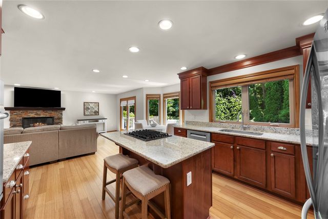 22209 NE 11th Place, Sammamish, WA 98074