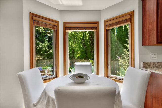 22209 NE 11th Place, Sammamish, WA 98074