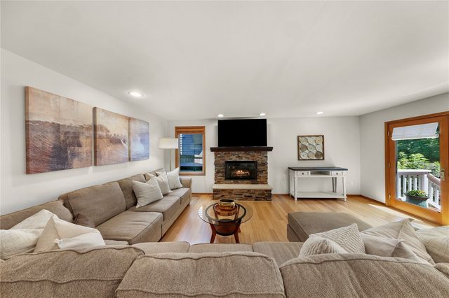22209 NE 11th Place, Sammamish, WA 98074