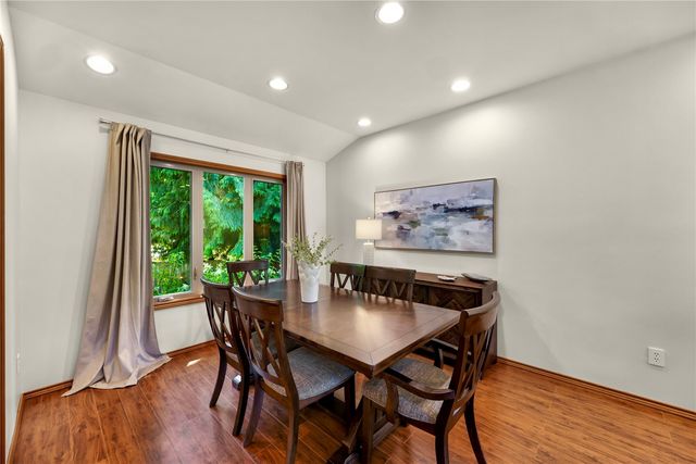 22209 NE 11th Place, Sammamish, WA 98074