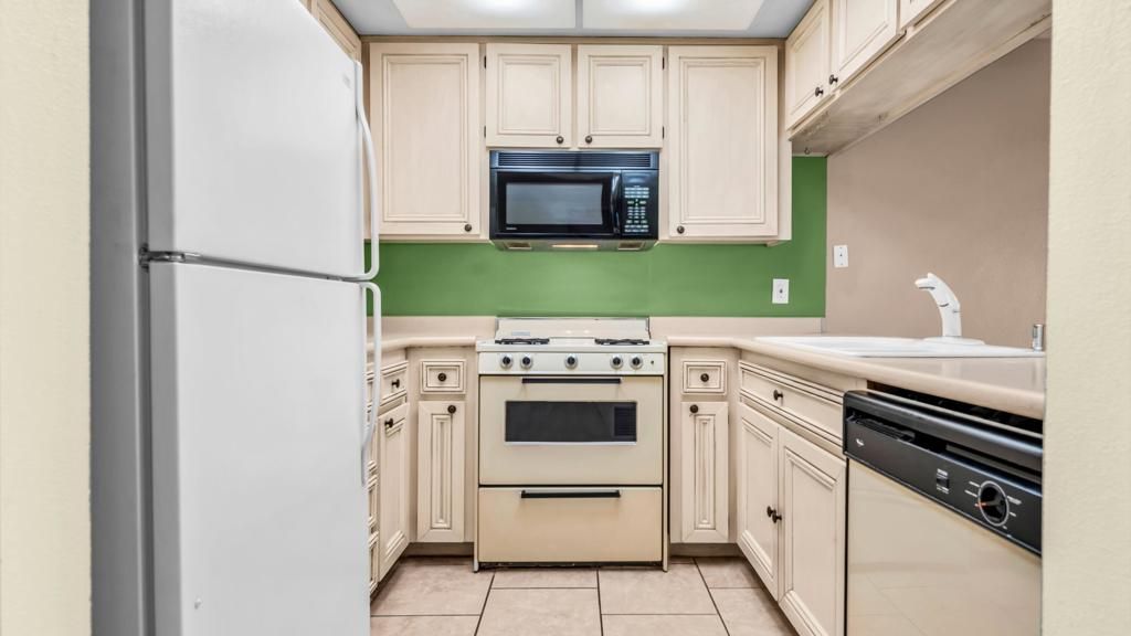 44 Lakeview Circle, Cathedral City, CA 92234