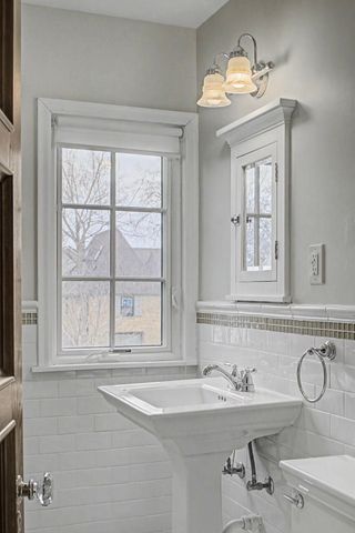 2708 Ewing Avenue S, Minneapolis, MN 55416