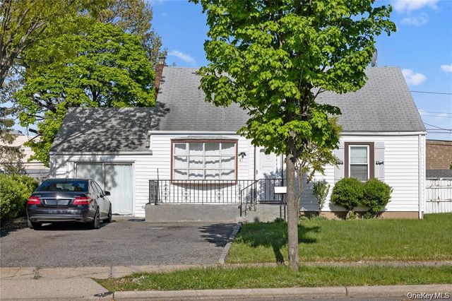 47 Cardinal Road, Levittown, NY 11756