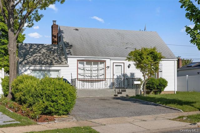 47 Cardinal Road, Levittown, NY 11756