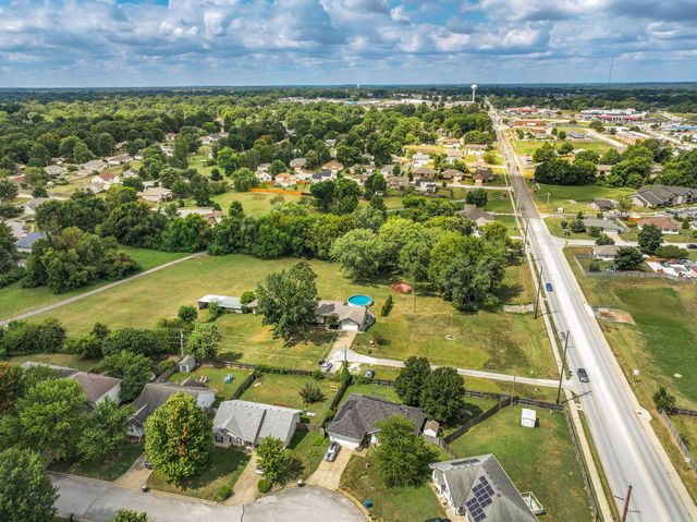 1820 East Hines Street, Republic, MO 65738
