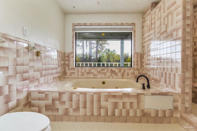 5150 Guy Ln, Pace, FL 32571