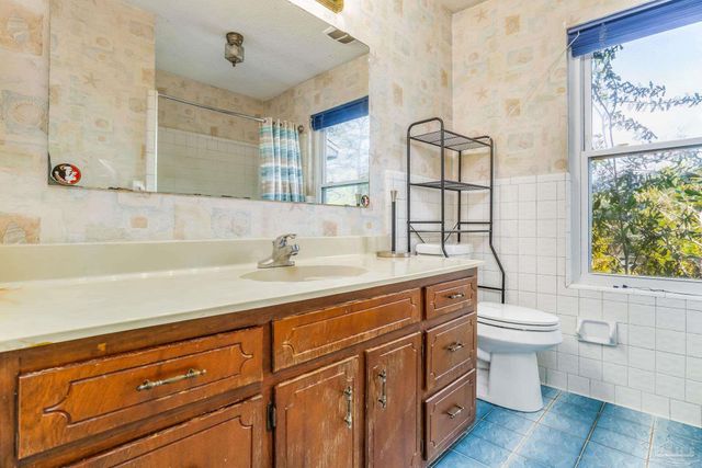 5150 Guy Ln, Pace, FL 32571