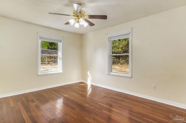 5150 Guy Ln, Pace, FL 32571