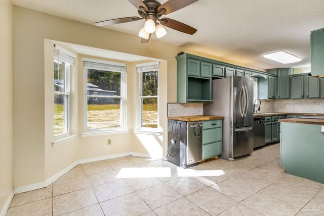 5150 Guy Ln, Pace, FL 32571