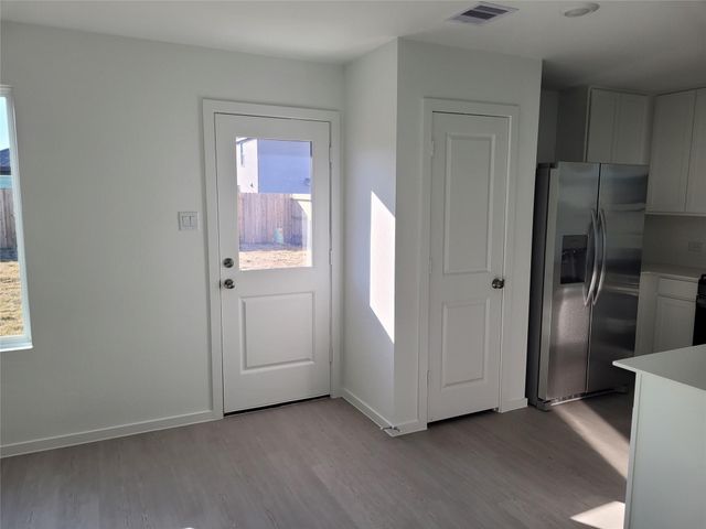 9011 Arctic Rockfish Dr, Baytown, TX 77521