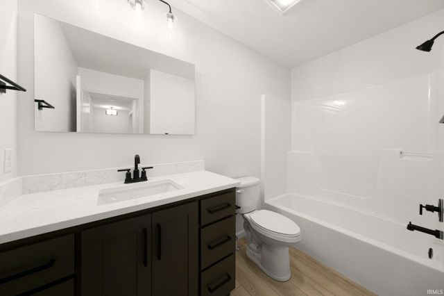 5271 Elk Run Place, Fort Wayne, IN 46818