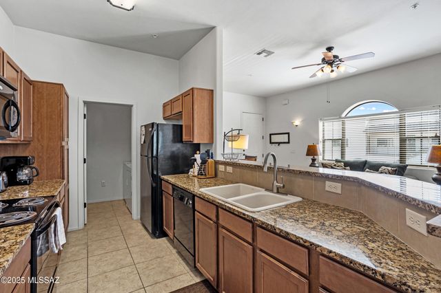 2018 E River Rd Unit 203, Tucson, AZ 85718