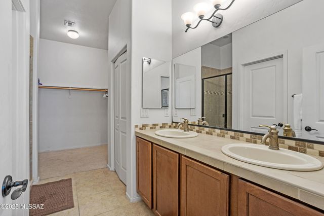 2018 E River Rd Unit 203, Tucson, AZ 85718