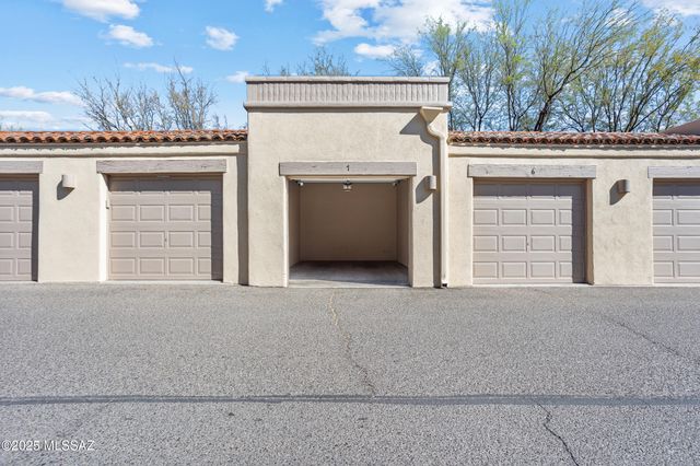 2018 E River Rd Unit 203, Tucson, AZ 85718