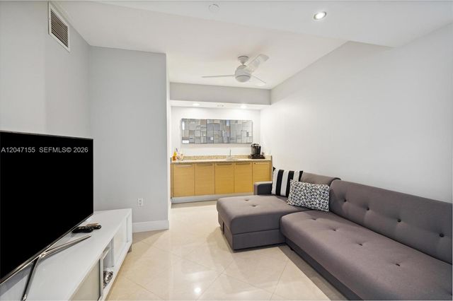 1830 S Ocean Dr 2703, Hallandale Beach, FL 33009