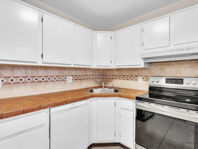 305 Knotty Pine Circle A2, Greenacres, FL 33463