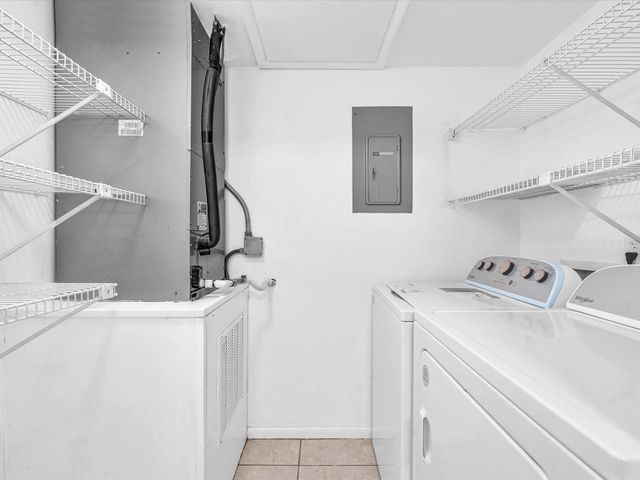 305 Knotty Pine Circle A2, Greenacres, FL 33463