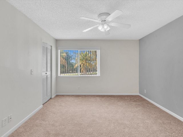 305 Knotty Pine Circle A2, Greenacres, FL 33463