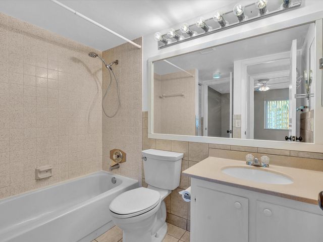 305 Knotty Pine Circle A2, Greenacres, FL 33463