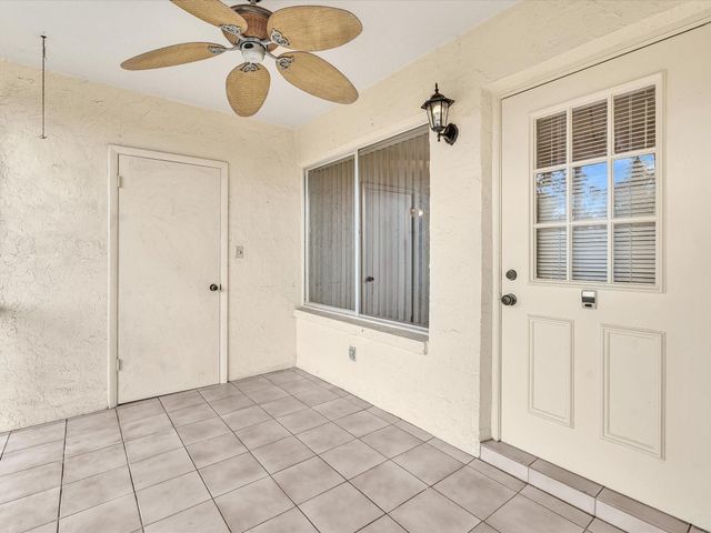305 Knotty Pine Circle A2, Greenacres, FL 33463