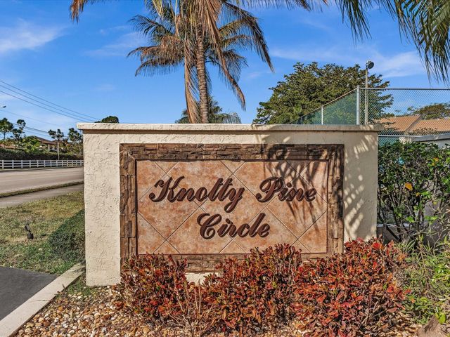 305 Knotty Pine Circle A2, Greenacres, FL 33463
