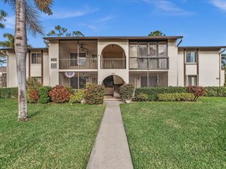 305 Knotty Pine Circle A2, Greenacres, FL 33463