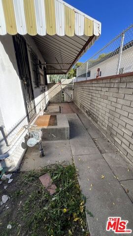 7725 Nestle Avenue, Reseda, CA 91335