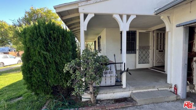 7725 Nestle Avenue, Reseda, CA 91335