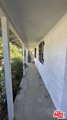 7725 Nestle Avenue, Reseda, CA 91335