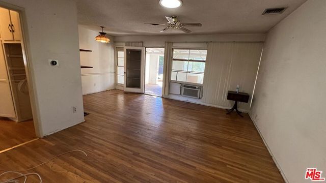 7725 Nestle Avenue, Reseda, CA 91335