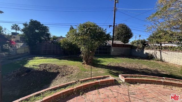 7725 Nestle Avenue, Reseda, CA 91335