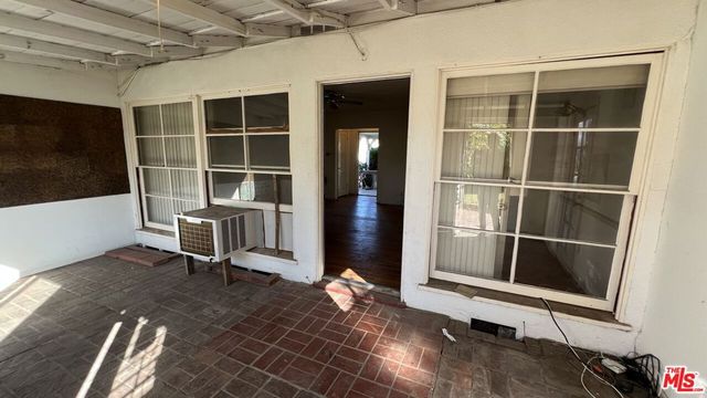 7725 Nestle Avenue, Reseda, CA 91335