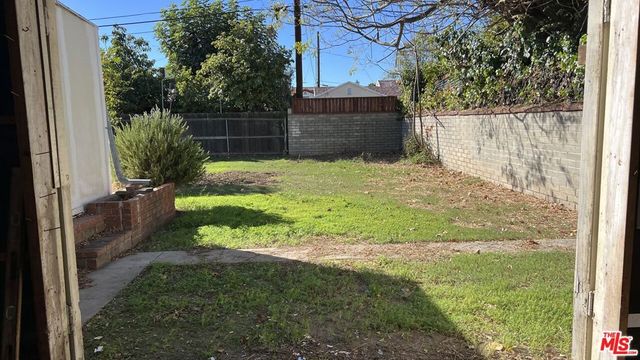 7725 Nestle Avenue, Reseda, CA 91335