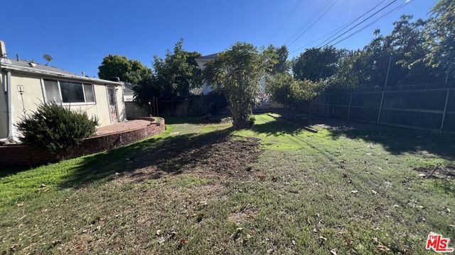 7725 Nestle Avenue, Reseda, CA 91335